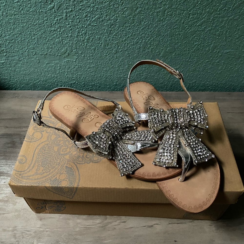 Naughty Monkey Gabore Silver size 7